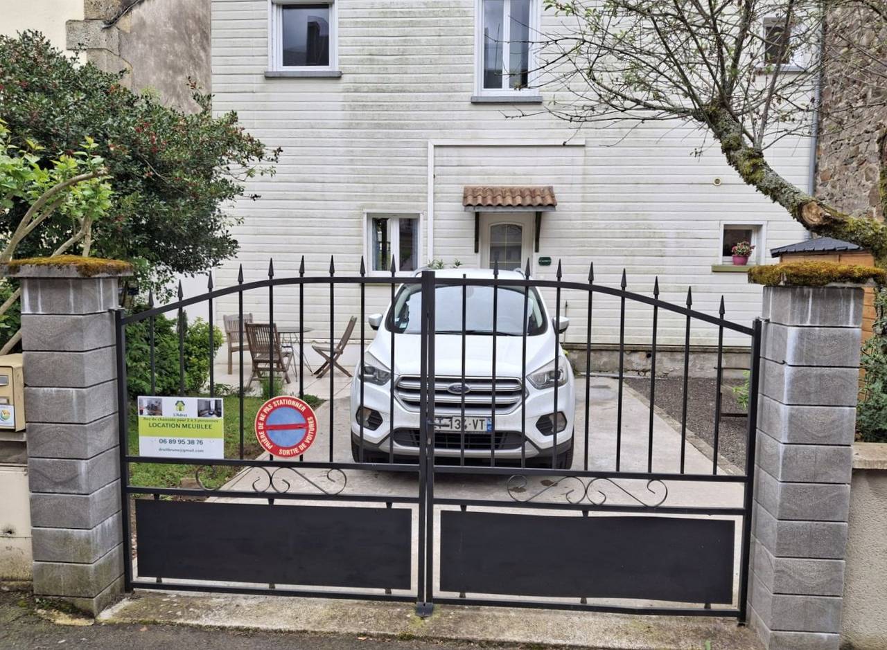 Rez-de-chaussée maison avec jardin, parking privé, centre-ville in La Bourboule, Parc naturel régional des Volcans d'Auvergne