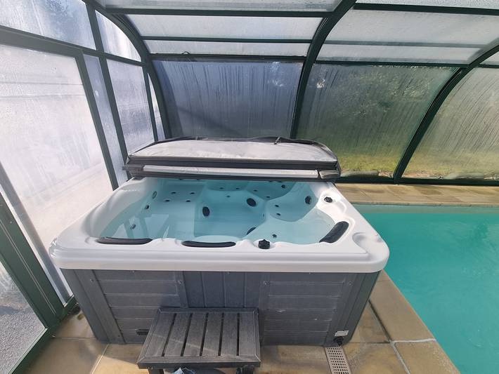 Gîte pour 15 personnes, avec jacuzzi ainsi que piscine et terrasse dans la Sarthe - 4