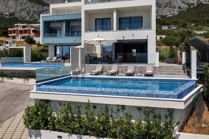 Villa für 8 Personen, mit Balkon und Garten sowie Pool in Makarska