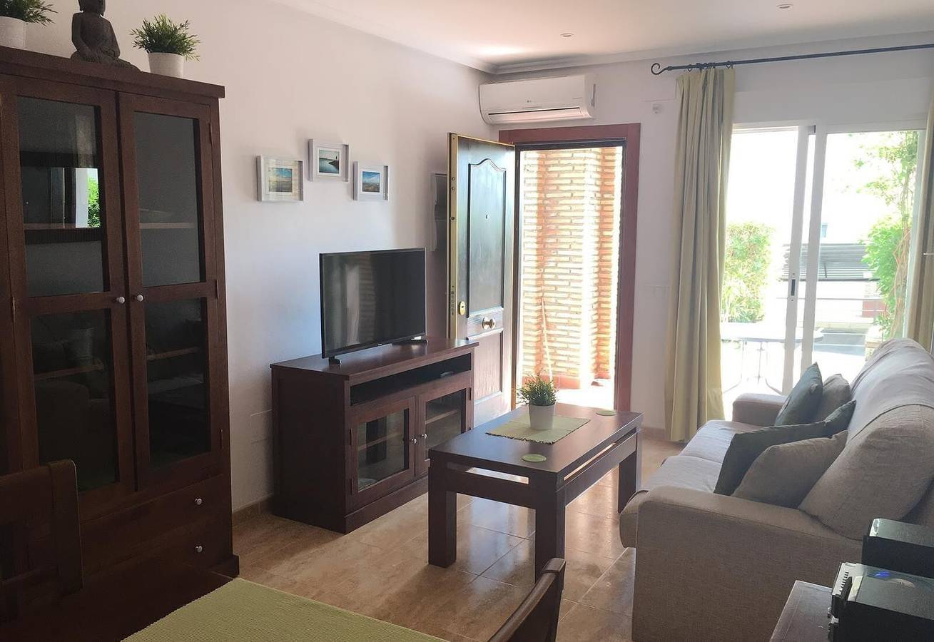 Entire apartment, 2-Bed Apartment Close to the Beach with Pools and Spa, A/C and Wi-Fi in Playas de Vera, Vera