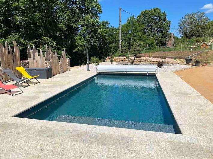 Location de vacances pour 6 personnes, avec piscine ainsi que terrasse et jardin à Alvignac - 4