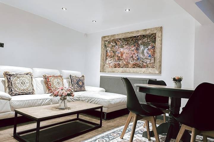 Apartment for 4 people, with terrace and garden, with pets in Sheffield