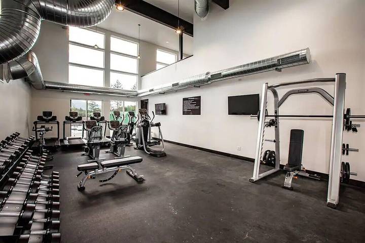 Vacation rental for 5 people, with pool and terrace as well as hot tub in Whitefish