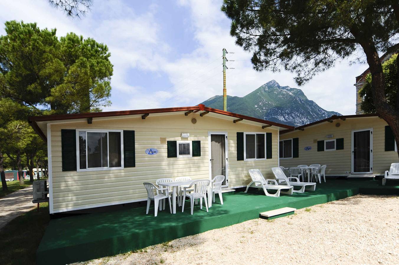 Mobilehome mit Klimaanlage, Terrasse und Pool in Maderno, Toscolano-Maderno