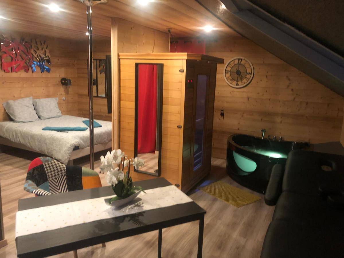 Appartement entier, One-Bedroom Apartment in Nancray, Jura Francais