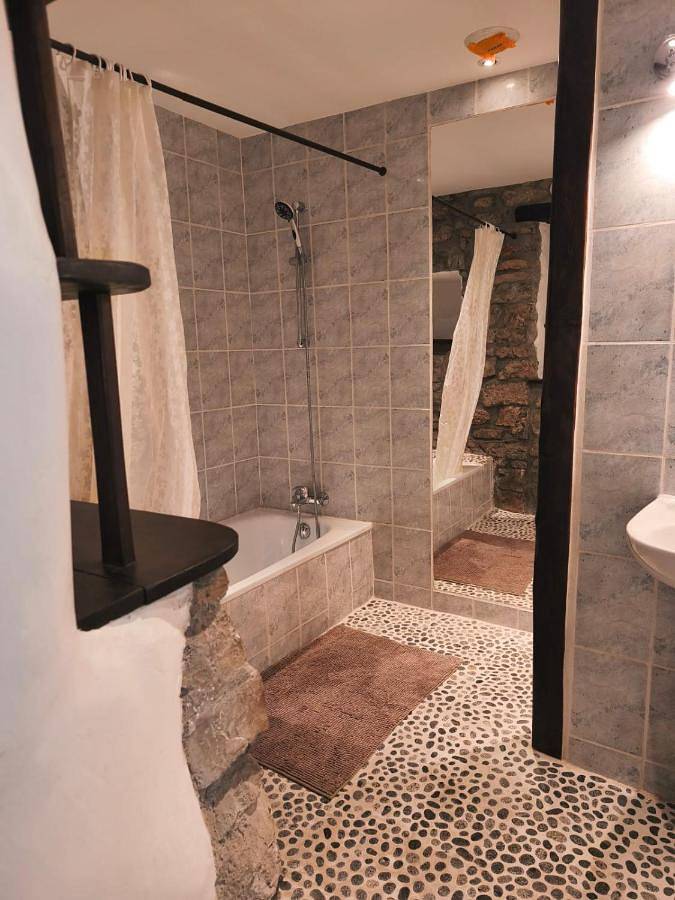 Gîte pour 2 personnes, avec vue et balcon à Chanaz - 4