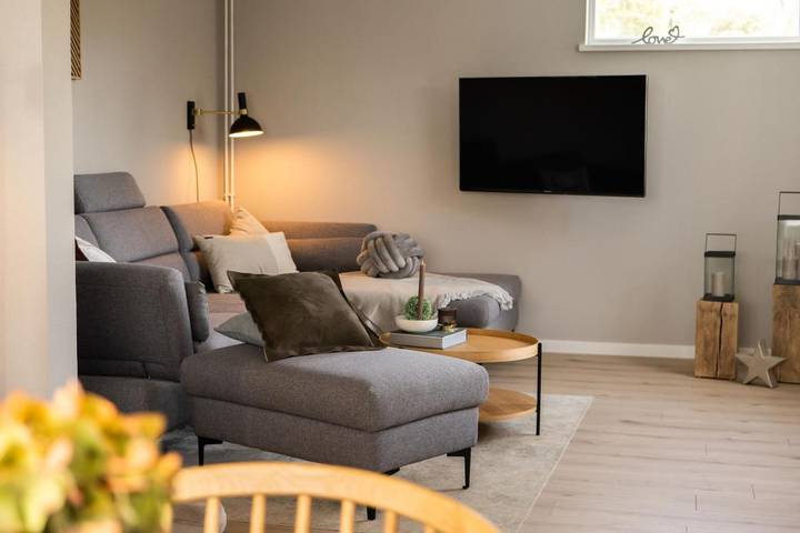 Ferienhaus für 6 Personen, mit Ausblick und Garten sowie Sauna und Pool im Sauerland - 4