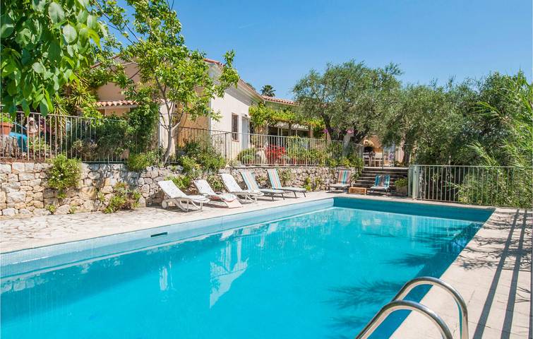 Location de vacances pour 7 personnes à Spéracèdes