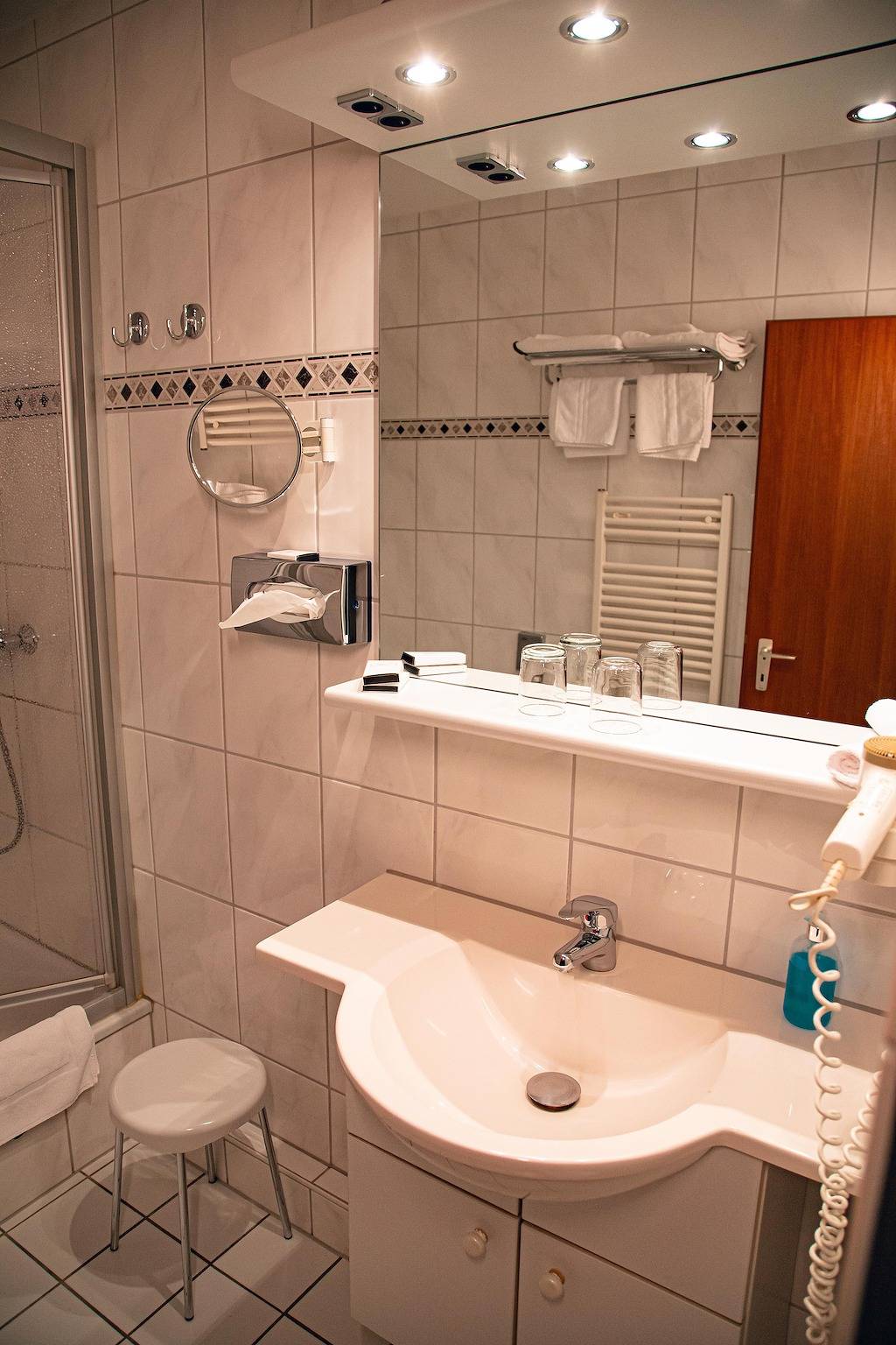 Einzelzimmer, Dusche, Wc, Standard in Einbeck, Weserbergland