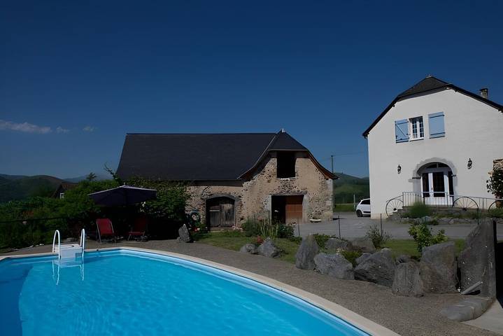 Location de vacances pour 2 personnes, avec piscine et jardin dans Béarn - 3