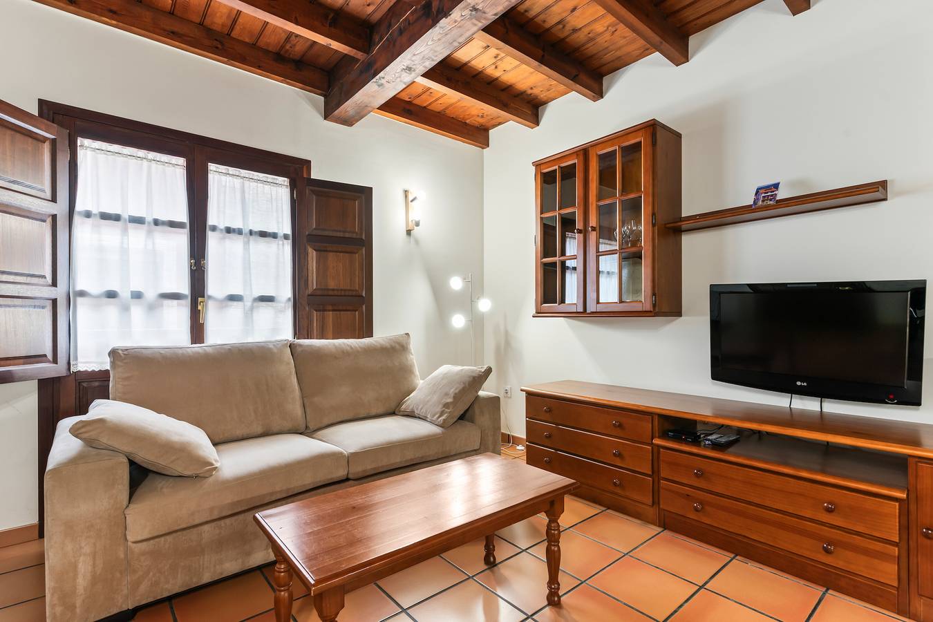 Apartamento entero, Apartamento Las Acacias con wifi gratis in Bustio, Ribadedeva