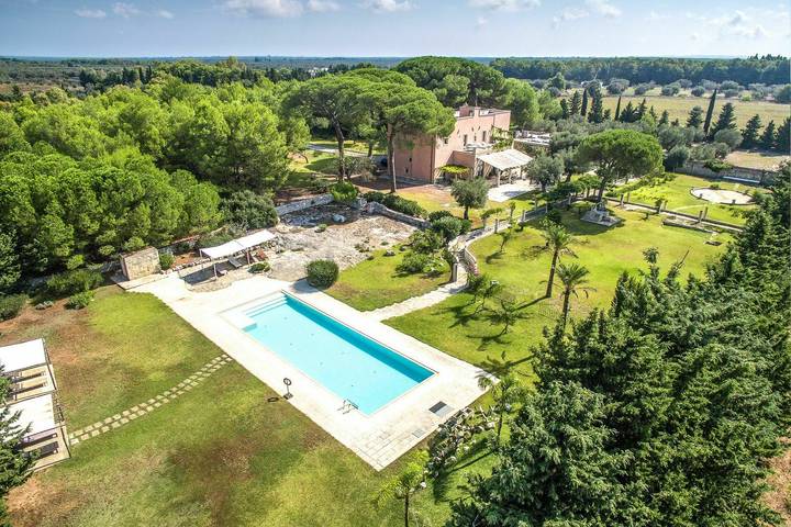 Casa vacanza per 16 persone a Carpignano Salentino