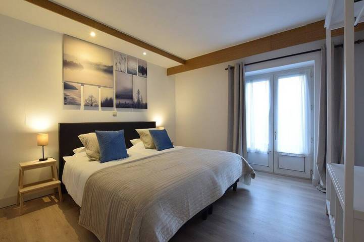 Location de vacances pour 30 personnes, avec terrasse et jardin à Vielsalm