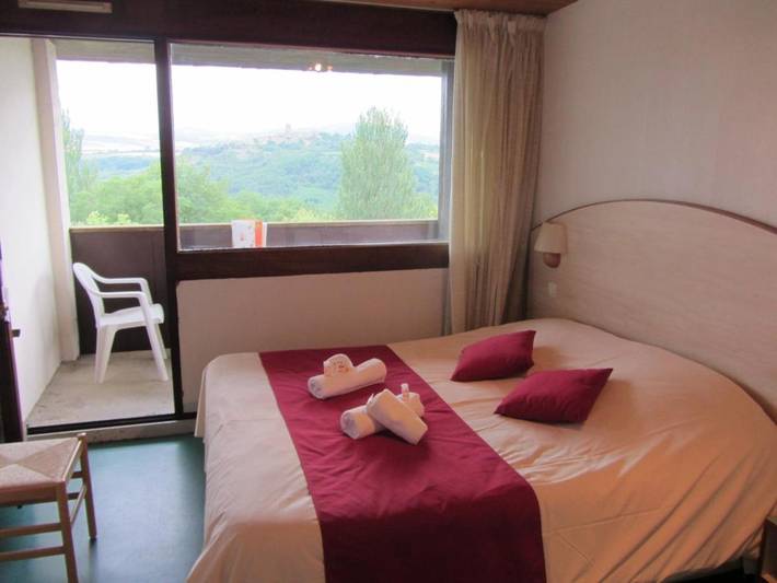 Parc de vacances pour 3 personnes, avec bassin pour enfant ainsi que terrasse et piscine en Auvergne - 4