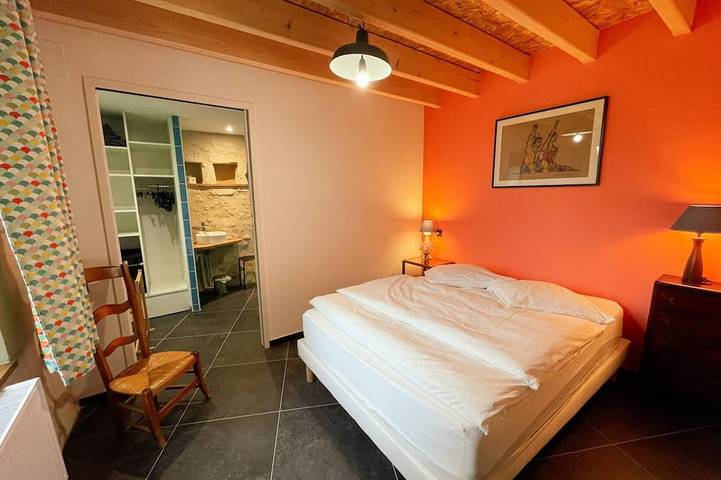 Gîte pour 7 personnes, avec jardin à Avon-les-Roches - 2
