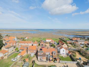 Holiday Rental for 8 People in Brancaster, Norfolk, Photo 1