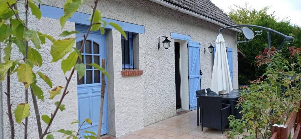Gîte pour 2 personnes, avec terrasse et jardin dans Sceaux-du-Gâtinais - 3