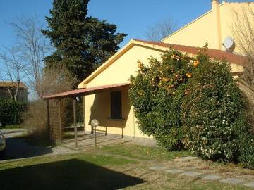 Ferienwohnung für 6 Personen, mit Garten und Pool in Cecina