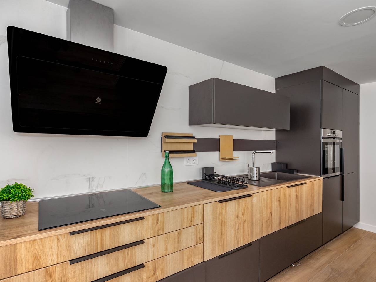Entire apartment, Fuerte Marbella in Marbella Centre, Marbella