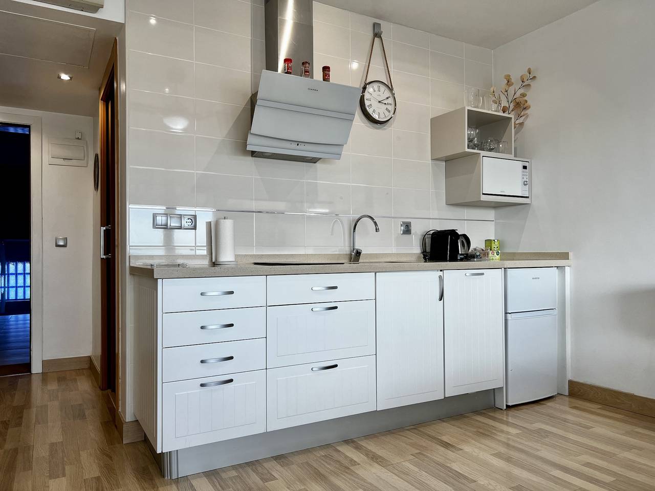 Monolocale intero, Riscal 9 by United Renters in El Barrio, Alicante