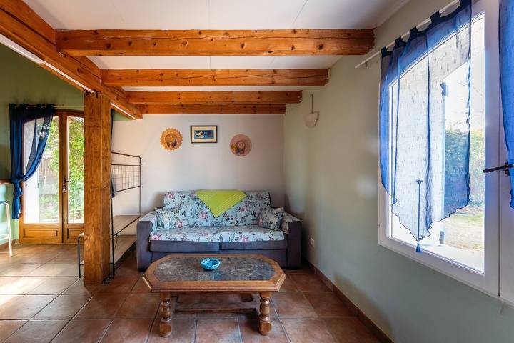 Gîte pour 4 personnes, avec piscine ainsi que terrasse et jardin, animaux acceptés à Le Luc - 3