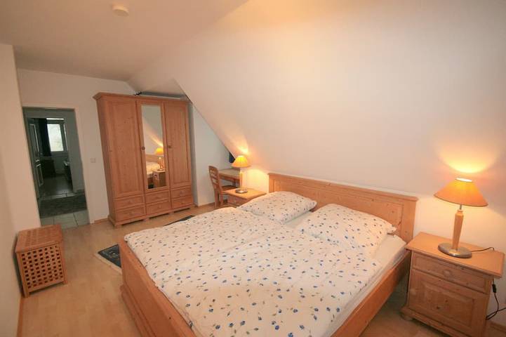 Ganze Wohnung, Reetdach, 82m², eigene Terrasse, Wlan, 2 Schl-Z, großes Bad, in Stolpe auf Usedom, Usedom
