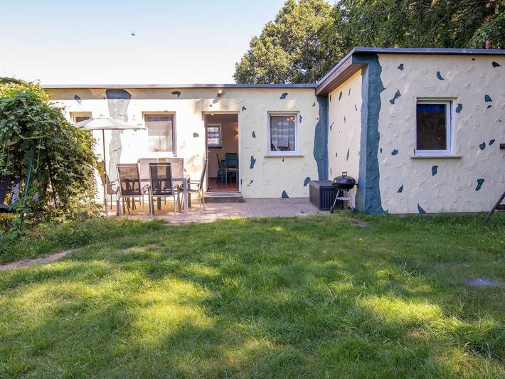 Ferienhaus für 7 Personen, mit Garten und Terrasse in Kröslin