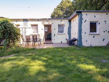 Ferienhaus für 7 Personen, mit Terrasse und Garten in Kröslin