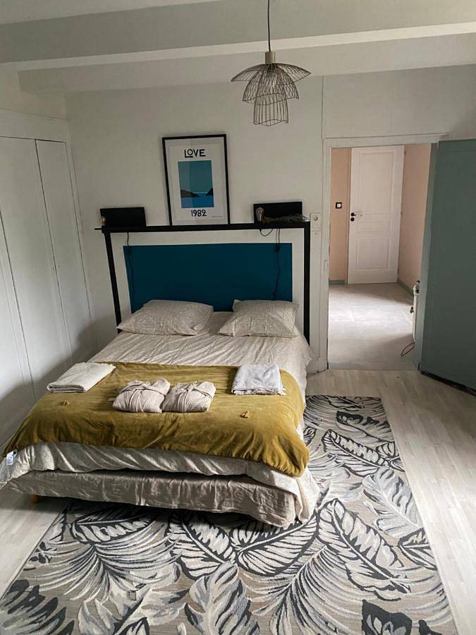 Location de vacances pour 6 personnes, avec jacuzzi ainsi que piscine et jardin à Bourg-Saint-Andéol - 4