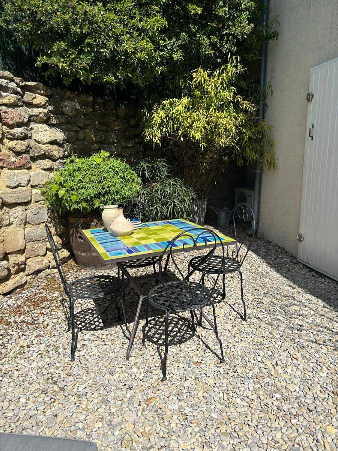 Double Room with Private Bathroom in Villeneuve-lès-Avignon, Région de Nîmes