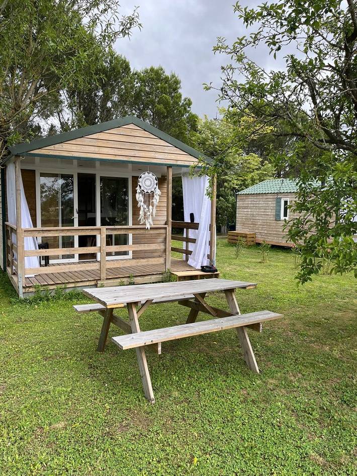 Camping pour 4 personnes, avec piscine et terrasse près du Canal du Midi
