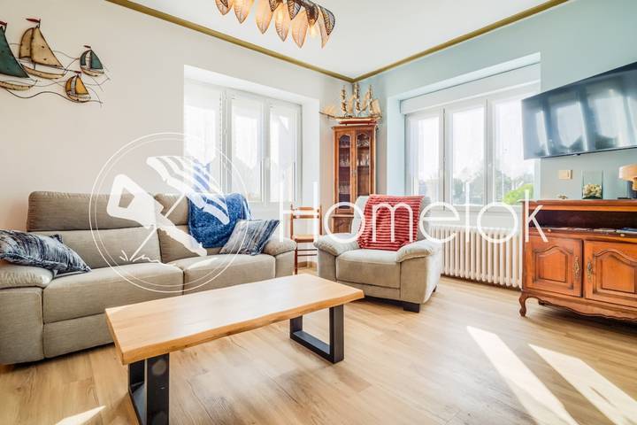 Location de vacances pour 8 personnes, avec terrasse et jardin, adapté aux familles dans Office De Tourisme De Loctudy