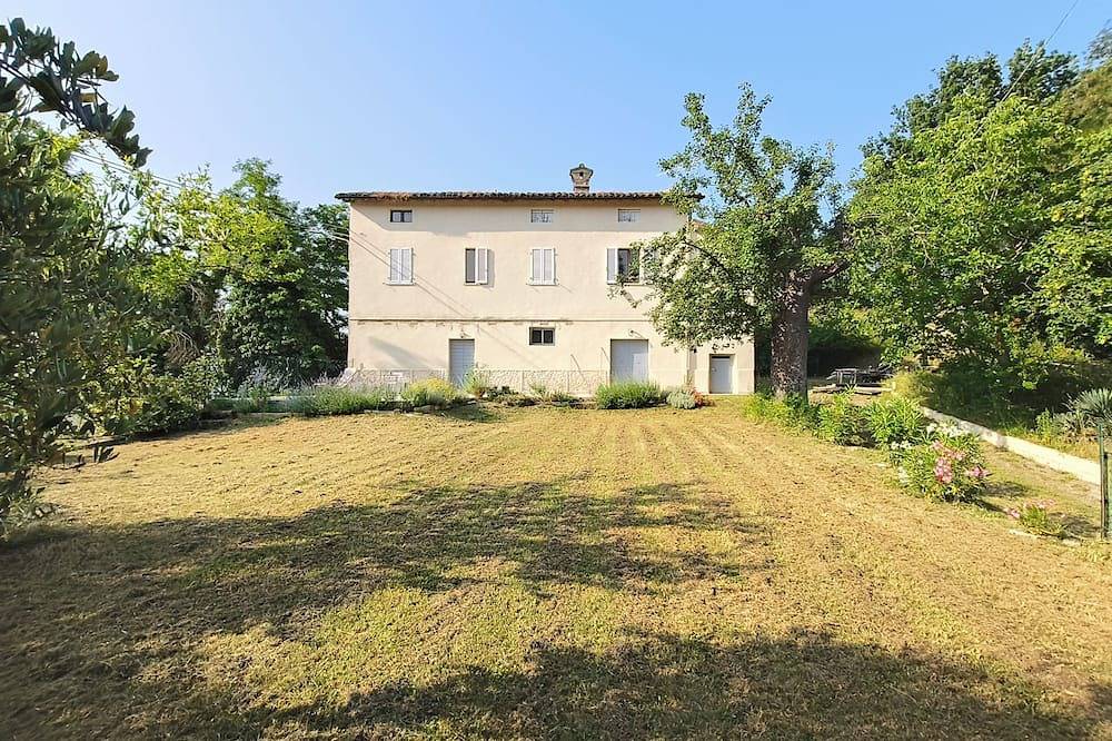 Large 3 bedroom country house near Ascoli Piceno in the heart of Le Marche. in Ascoli Piceno, Parco nazionale dei Monti Sibillini