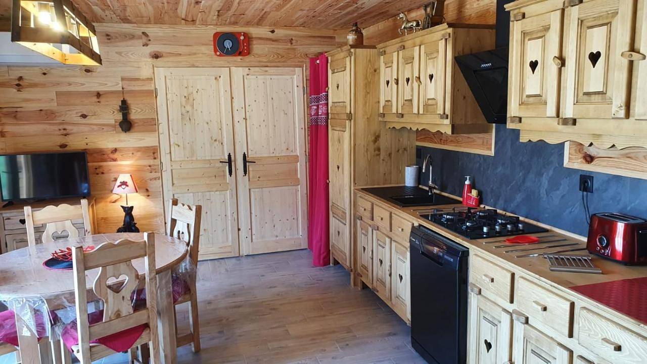 Chez Lavalou Gîte 4* chaleureux en bois in Lannemezan, Hautes-Pyrénées