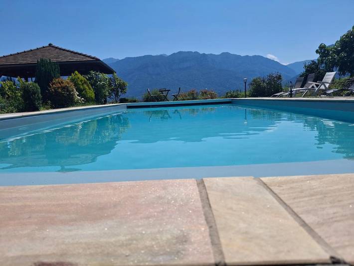 Location de vacances pour 12 personnes, avec jardin ainsi que piscine et vue à Miribel-les-Échelles - 3