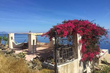 Gîte pour 4 personnes, avec jardin dans Alicudi
