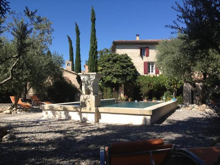 Location de vacances pour 10 personnes, avec terrasse ainsi que jardin et piscine dans le Vaucluse - 3