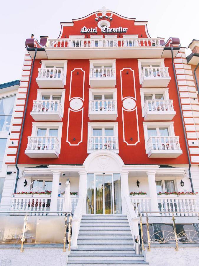 Hôtel pour 3 personnes, avec balcon et vue ainsi que sauna et piscine