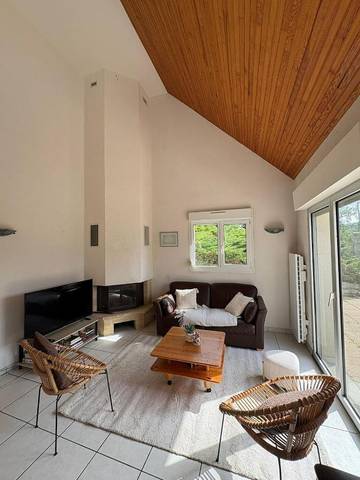 Location de vacances pour 7 personnes, avec vue sur le lac ainsi que jardin et vue dans Putanges-le-Lac