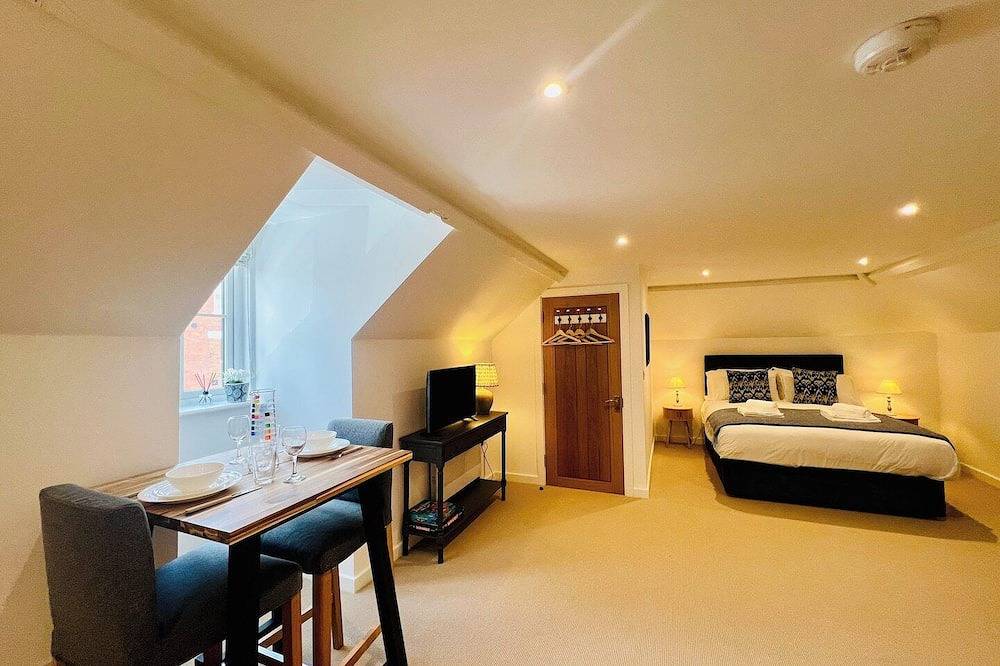 Entire apartment, Stylish Central Coach House Flat With Parking in Bury St Edmunds, Suffolk