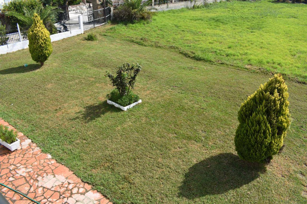 Kokkinia Gardens in Kavos, Corfou