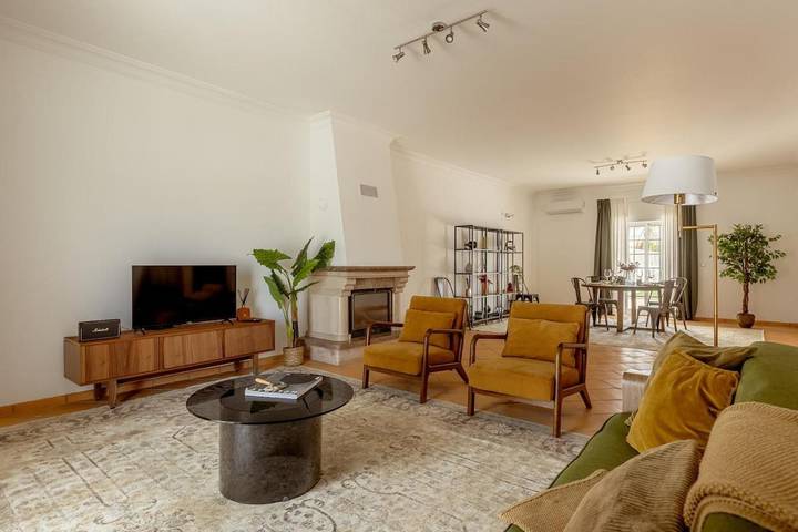 Casa de férias para 10 pessoas, com jardim e piscina em Alcochete