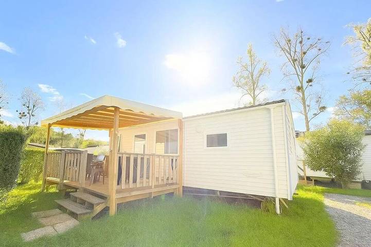 Mobil home pour 4 personnes dans Bélus