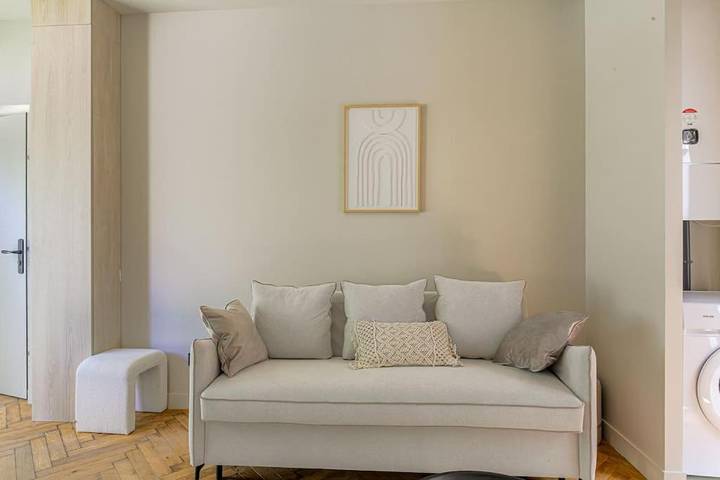 Gîte pour 2 personnes, avec jardin et terrasse à Écully - 4