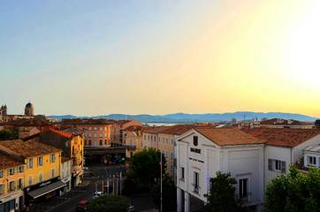 Gîte pour 3 personnes, avec vue et balcon, animaux acceptés dans Vieux Port (Saint-Raphaël)