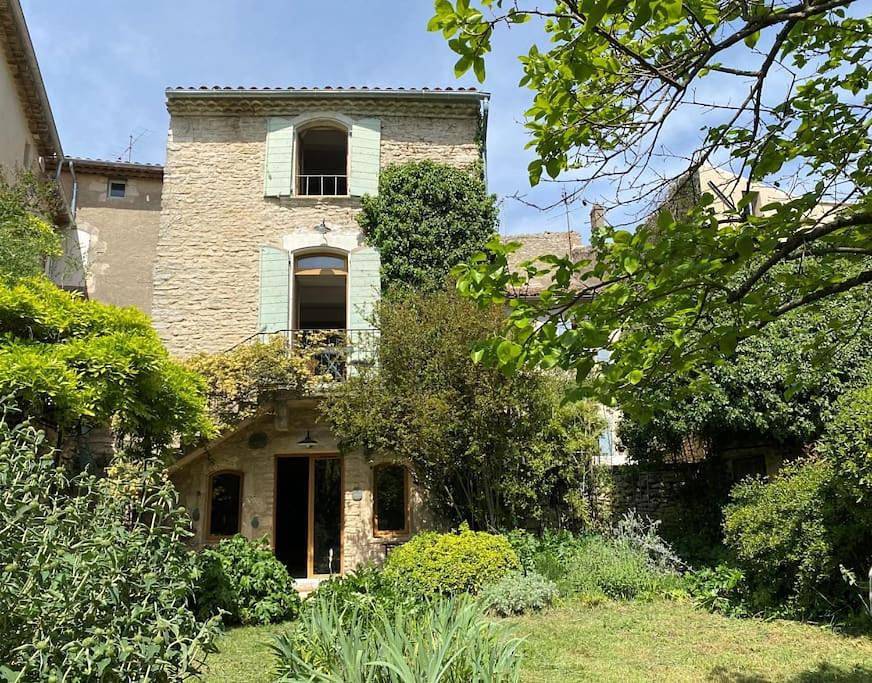 Four-Bedroom House in Goult, Parc naturel régional du Luberon