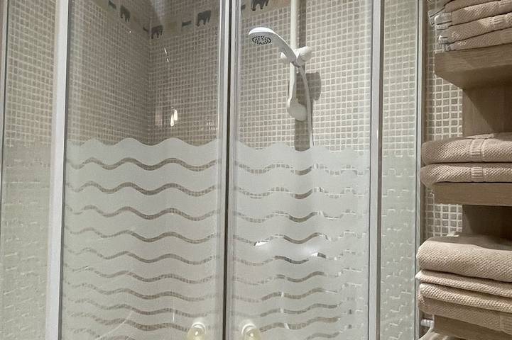 Appartement entier, La mer à 100m,  beau 2 pièces rénové au coeur du village in Villerville, Région de Lisieux