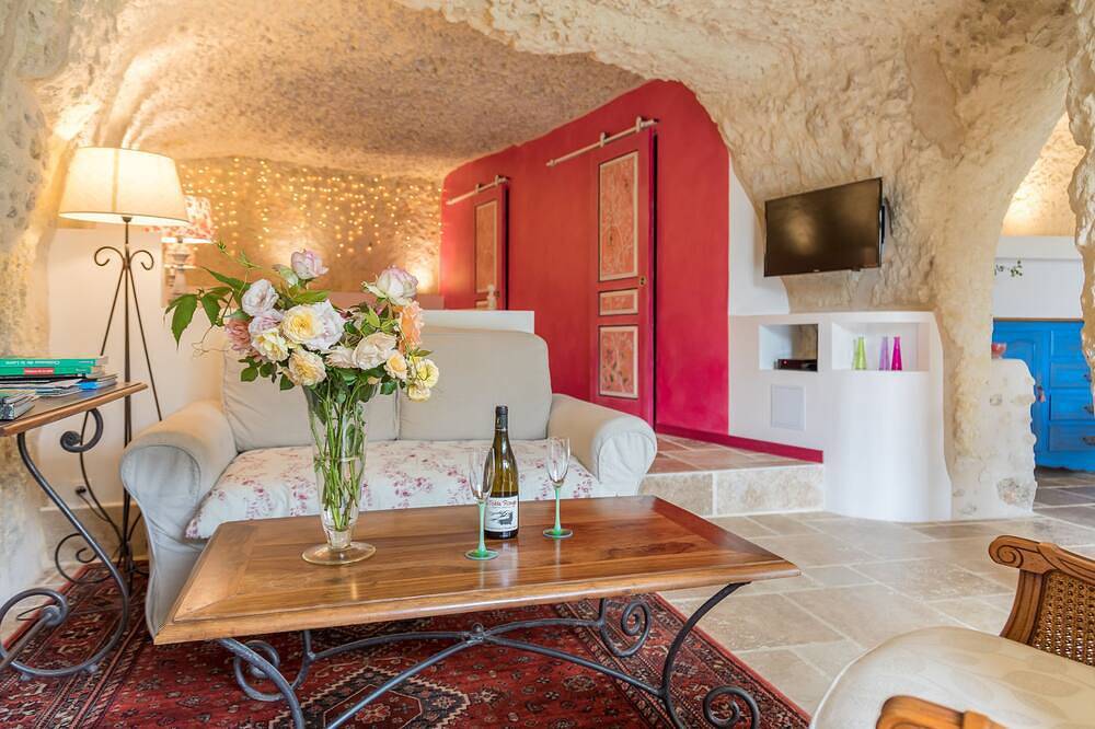 Gîte troglodytique en Touraine : charme & insolite in Noizay, Région de Tours