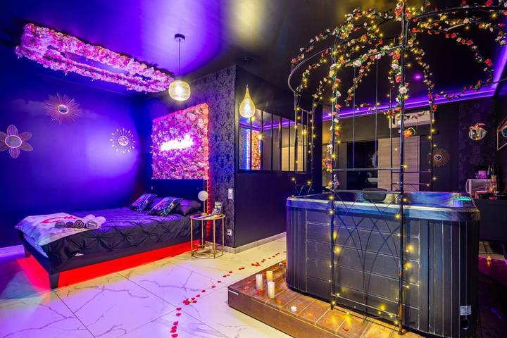 Hôtel pour 2 personnes, avec jacuzzi ainsi que terrasse et jardin dans Le Breuil (Rhône)