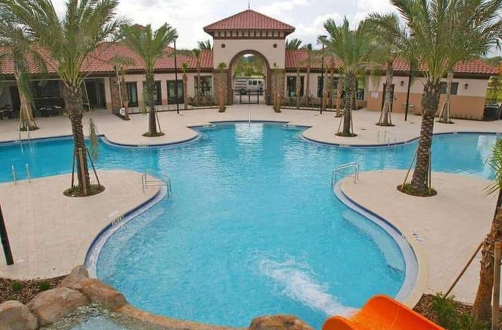 Accessible Retreat Solterra Resort Sleeps 11 Pool Jacuzzi Family Friendly in Central Florida